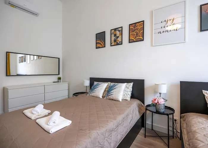 Spacious Cozy With 4bedroom In The Heart Of Bp Budapesta