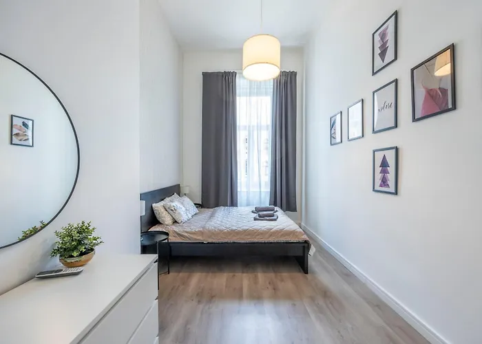 Spacious Cozy With 4bedroom In The Heart Of Bp *