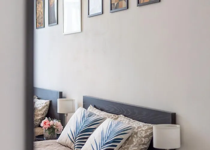 Apartament Spacious Cozy With 4bedroom In The Heart Of Bp