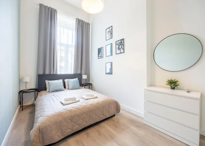 Spacious Cozy With 4bedroom In The Heart Of Bp *